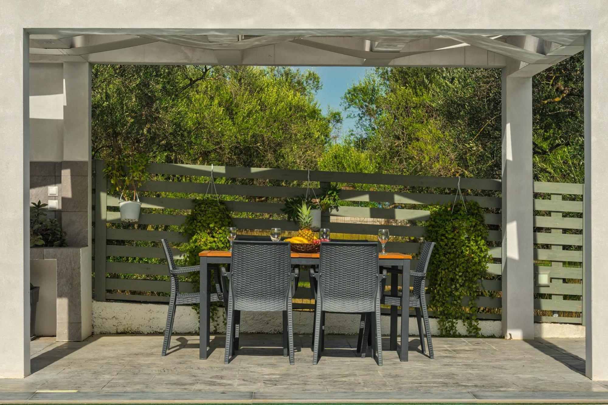 Valeria Private Villa Plános Exteriör bild
