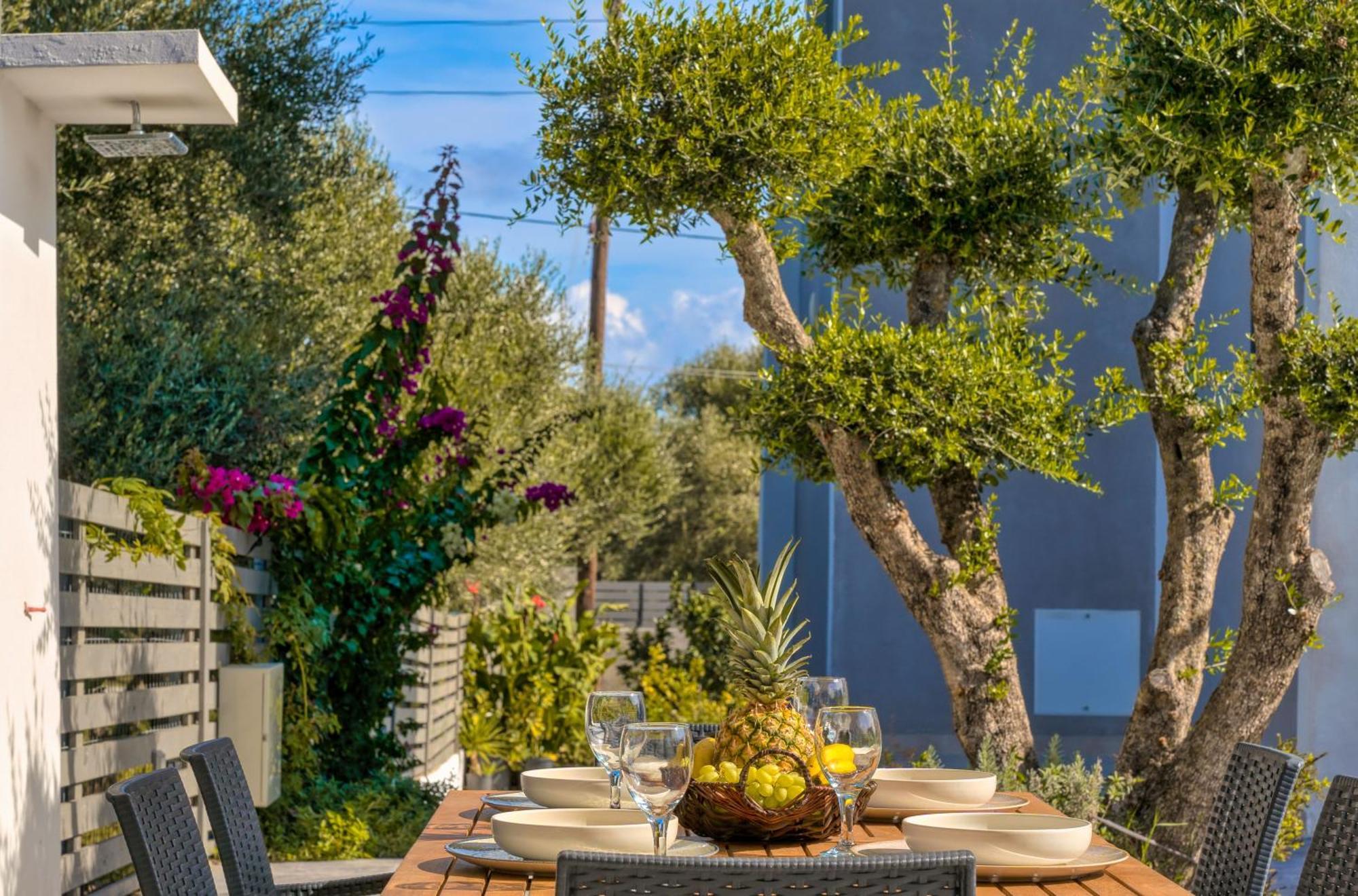 Valeria Private Villa Plános Exteriör bild